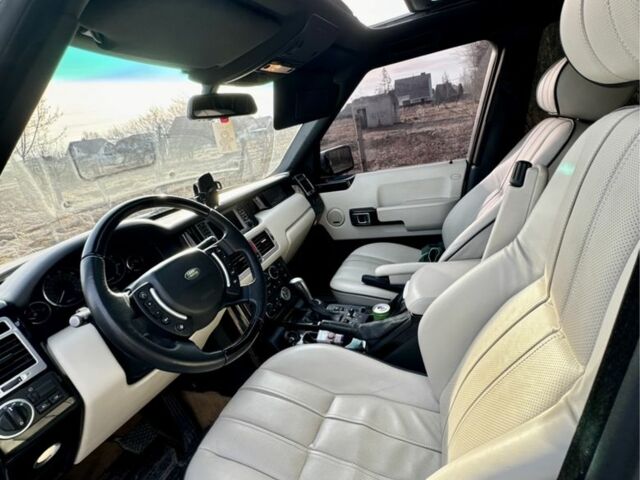 Білий Ленд Ровер Рендж Ровер, об'ємом двигуна 4.4 л та пробігом 214 тис. км за 10500 $, фото 6 на Automoto.ua