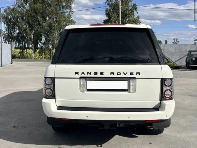Білий Ленд Ровер Рендж Ровер, об'ємом двигуна 4.4 л та пробігом 214 тис. км за 10500 $, фото 3 на Automoto.ua