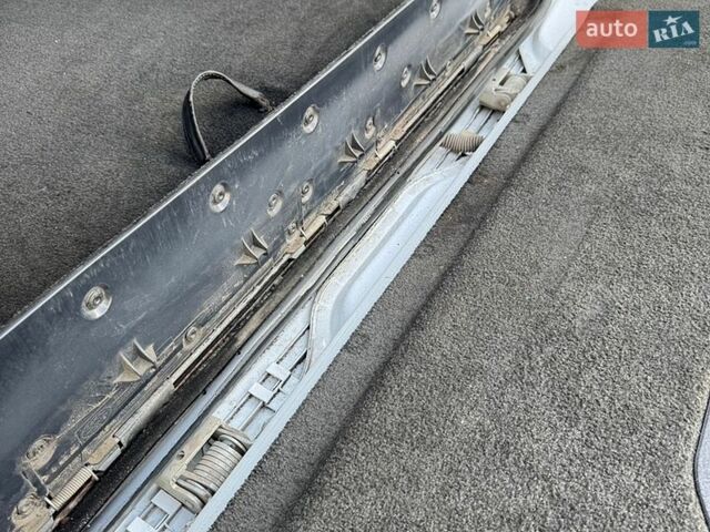 Білий Ленд Ровер Рендж Ровер, об'ємом двигуна 4.4 л та пробігом 420 тис. км за 7500 $, фото 17 на Automoto.ua