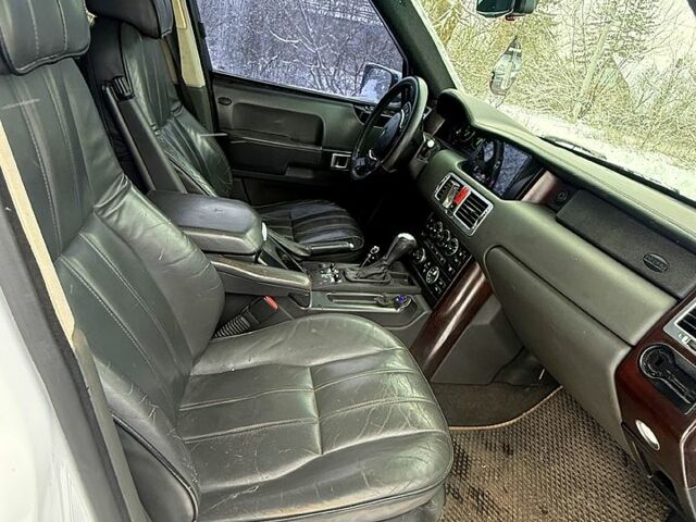 Білий Ленд Ровер Рендж Ровер, об'ємом двигуна 4.4 л та пробігом 400 тис. км за 8500 $, фото 4 на Automoto.ua