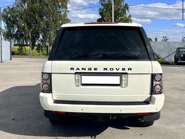 Білий Ленд Ровер Рендж Ровер, об'ємом двигуна 4.4 л та пробігом 213 тис. км за 11000 $, фото 1 на Automoto.ua