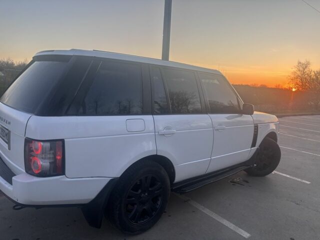 Белый Ленд Ровер Рендж Ровер, объемом двигателя 4 л и пробегом 400 тыс. км за 8999 $, фото 2 на Automoto.ua