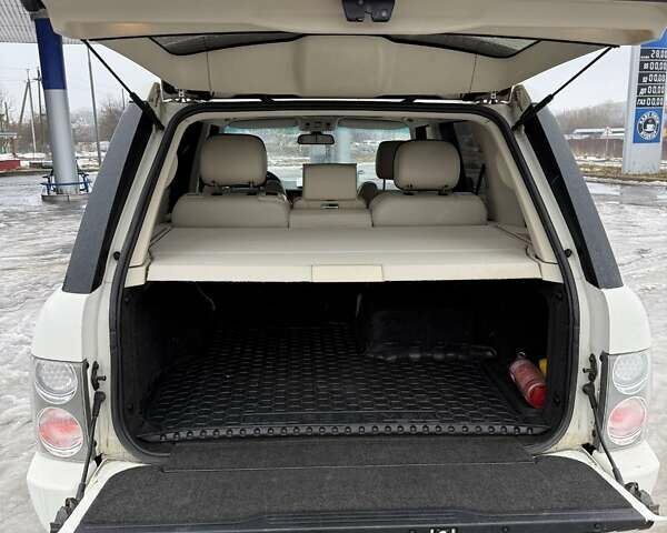 Білий Ленд Ровер Рендж Ровер, об'ємом двигуна 4.2 л та пробігом 303 тис. км за 10999 $, фото 8 на Automoto.ua