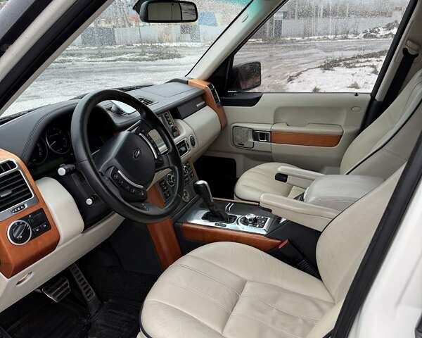 Білий Ленд Ровер Рендж Ровер, об'ємом двигуна 4.2 л та пробігом 303 тис. км за 10999 $, фото 11 на Automoto.ua