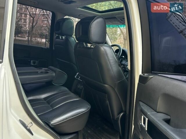 Білий Ленд Ровер Рендж Ровер, об'ємом двигуна 4.2 л та пробігом 250 тис. км за 8000 $, фото 13 на Automoto.ua