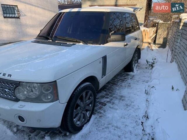 Белый Ленд Ровер Рендж Ровер, объемом двигателя 4.2 л и пробегом 246 тыс. км за 9400 $, фото 1 на Automoto.ua