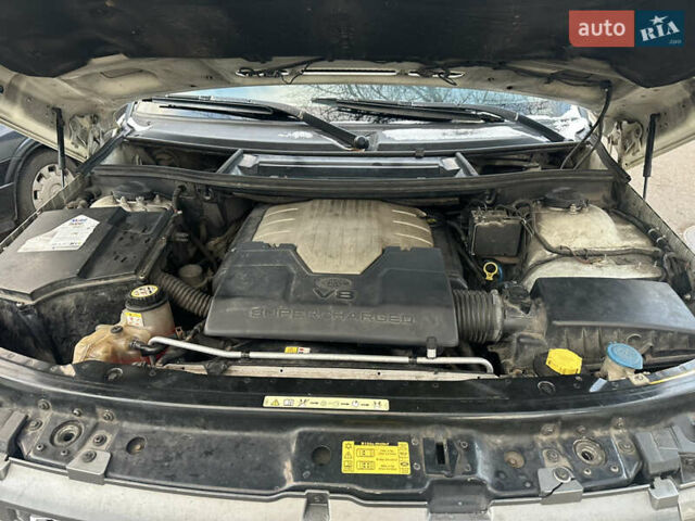 Белый Ленд Ровер Рендж Ровер, объемом двигателя 4.2 л и пробегом 350 тыс. км за 6500 $, фото 5 на Automoto.ua