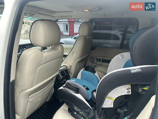 Білий Ленд Ровер Рендж Ровер, об'ємом двигуна 3.6 л та пробігом 382 тис. км за 8500 $, фото 12 на Automoto.ua