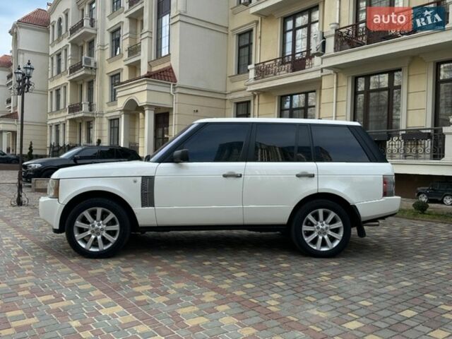 Білий Ленд Ровер Рендж Ровер, об'ємом двигуна 4.2 л та пробігом 250 тис. км за 8000 $, фото 7 на Automoto.ua