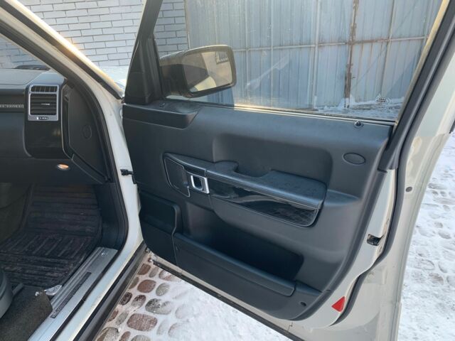 Білий Ленд Ровер Рендж Ровер, об'ємом двигуна 4.2 л та пробігом 246 тис. км за 7793 $, фото 10 на Automoto.ua