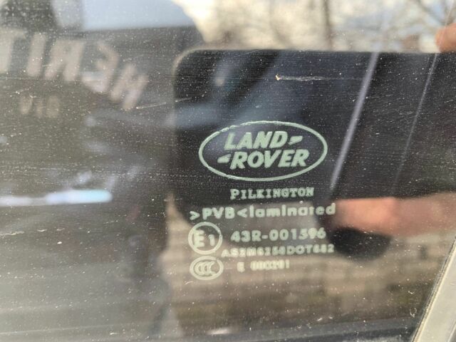 Білий Ленд Ровер Рендж Ровер, об'ємом двигуна 4.2 л та пробігом 246 тис. км за 7793 $, фото 8 на Automoto.ua