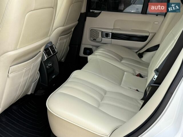Білий Ленд Ровер Рендж Ровер, об'ємом двигуна 3.6 л та пробігом 380 тис. км за 10990 $, фото 25 на Automoto.ua