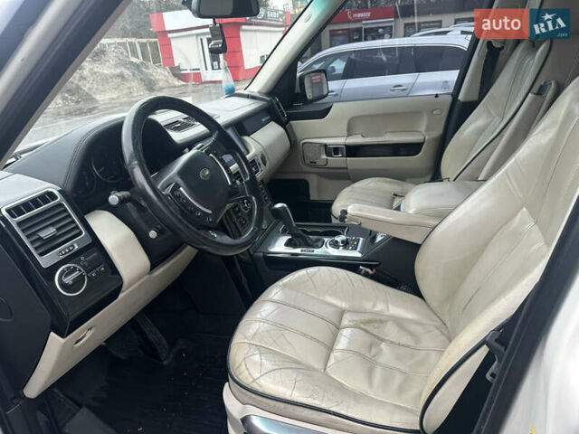 Білий Ленд Ровер Рендж Ровер, об'ємом двигуна 3.6 л та пробігом 382 тис. км за 8500 $, фото 6 на Automoto.ua