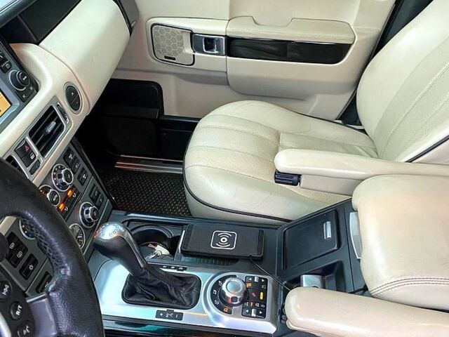 Білий Ленд Ровер Рендж Ровер, об'ємом двигуна 4.2 л та пробігом 26100 тис. км за 13000 $, фото 4 на Automoto.ua