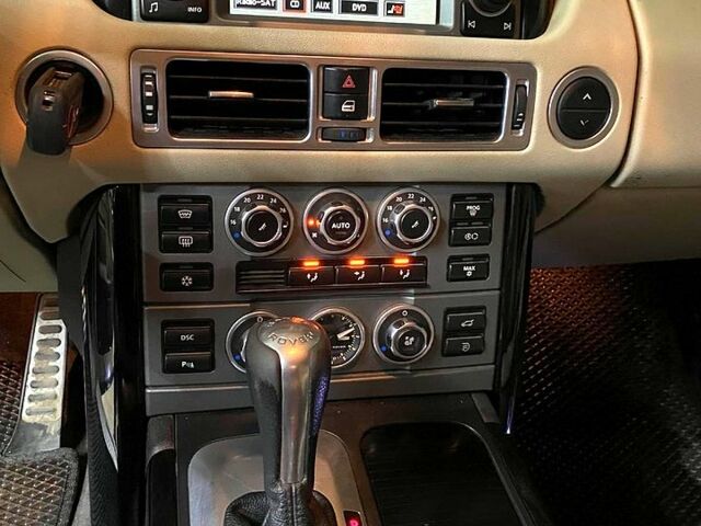 Білий Ленд Ровер Рендж Ровер, об'ємом двигуна 4.2 л та пробігом 26100 тис. км за 13000 $, фото 7 на Automoto.ua