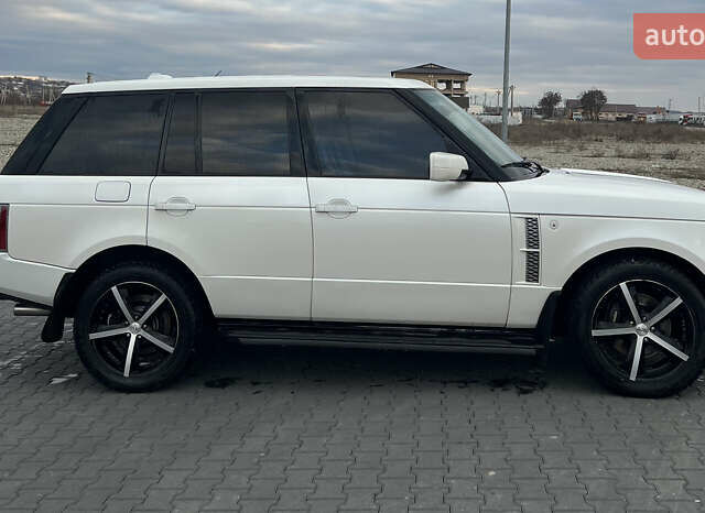 Белый Ленд Ровер Рендж Ровер, объемом двигателя 4.2 л и пробегом 182 тыс. км за 11300 $, фото 3 на Automoto.ua