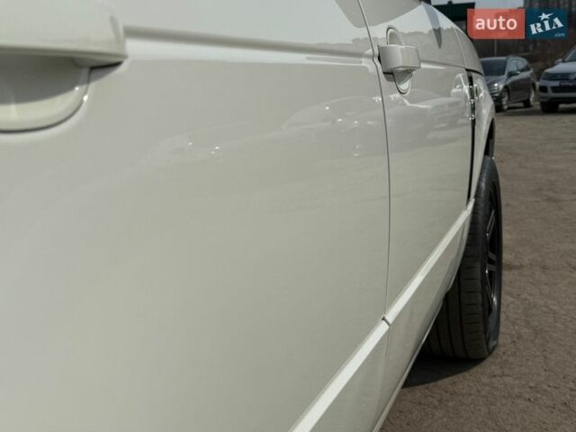 Білий Ленд Ровер Рендж Ровер, об'ємом двигуна 3.6 л та пробігом 380 тис. км за 10990 $, фото 18 на Automoto.ua