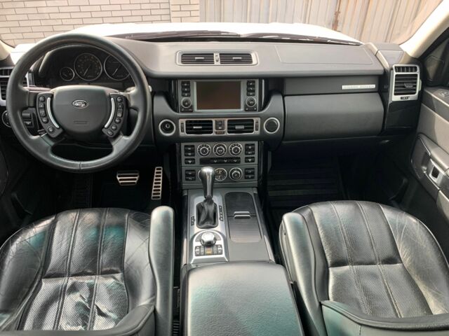 Білий Ленд Ровер Рендж Ровер, об'ємом двигуна 4.2 л та пробігом 246 тис. км за 7793 $, фото 4 на Automoto.ua