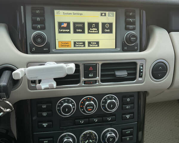 Белый Ленд Ровер Рендж Ровер, объемом двигателя 4.2 л и пробегом 182 тыс. км за 11300 $, фото 23 на Automoto.ua