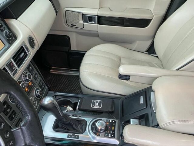 Белый Ленд Ровер Рендж Ровер, объемом двигателя 4.2 л и пробегом 261 тыс. км за 13000 $, фото 1 на Automoto.ua