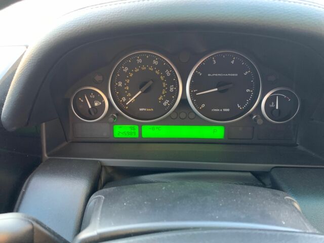 Білий Ленд Ровер Рендж Ровер, об'ємом двигуна 4.2 л та пробігом 245 тис. км за 9700 $, фото 7 на Automoto.ua