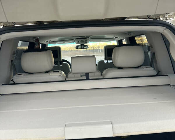 Белый Ленд Ровер Рендж Ровер, объемом двигателя 4.2 л и пробегом 182 тыс. км за 11300 $, фото 12 на Automoto.ua