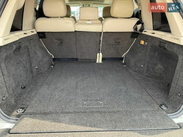 Білий Ленд Ровер Рендж Ровер, об'ємом двигуна 3.6 л та пробігом 380 тис. км за 10990 $, фото 30 на Automoto.ua