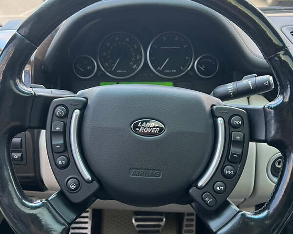 Белый Ленд Ровер Рендж Ровер, объемом двигателя 4.2 л и пробегом 182 тыс. км за 11300 $, фото 24 на Automoto.ua