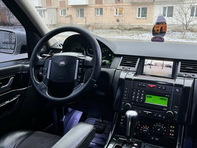 Білий Ленд Ровер Рендж Ровер, об'ємом двигуна 2.7 л та пробігом 194 тис. км за 11500 $, фото 35 на Automoto.ua