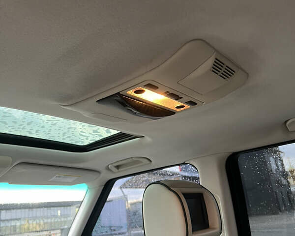 Белый Ленд Ровер Рендж Ровер, объемом двигателя 4.2 л и пробегом 182 тыс. км за 11300 $, фото 10 на Automoto.ua