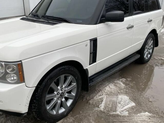 Белый Ленд Ровер Рендж Ровер, объемом двигателя 4.2 л и пробегом 261 тыс. км за 13000 $, фото 5 на Automoto.ua