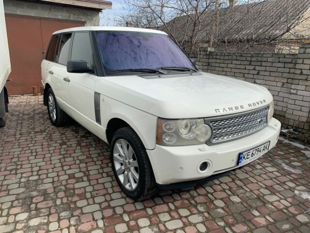Білий Ленд Ровер Рендж Ровер, об'ємом двигуна 4.2 л та пробігом 246 тис. км за 7793 $, фото 1 на Automoto.ua