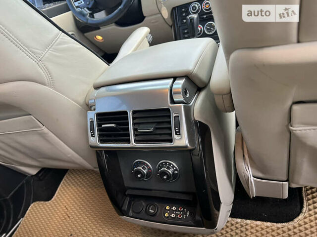 Белый Ленд Ровер Рендж Ровер, объемом двигателя 4.2 л и пробегом 182 тыс. км за 11300 $, фото 38 на Automoto.ua