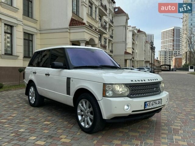 Білий Ленд Ровер Рендж Ровер, об'ємом двигуна 4.2 л та пробігом 250 тис. км за 8000 $, фото 2 на Automoto.ua