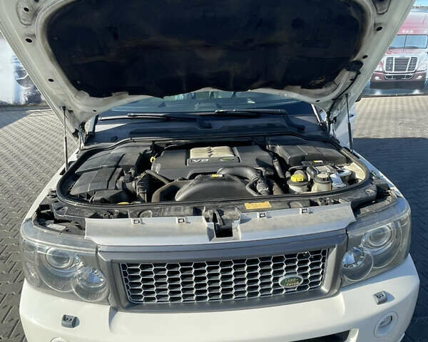 Белый Ленд Ровер Рендж Ровер, объемом двигателя 3.63 л и пробегом 296 тыс. км за 12500 $, фото 16 на Automoto.ua