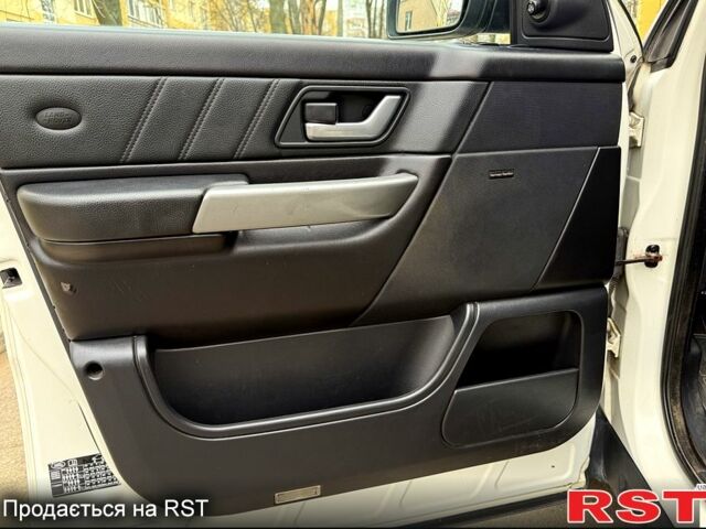 Белый Ленд Ровер Рендж Ровер, объемом двигателя 3 л и пробегом 22800 тыс. км за 7450 $, фото 4 на Automoto.ua