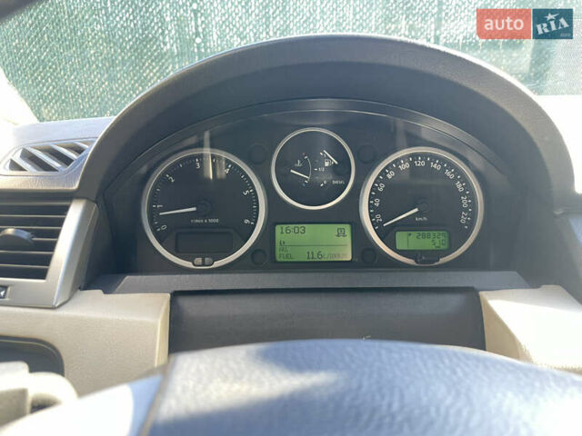 Белый Ленд Ровер Рендж Ровер, объемом двигателя 3.63 л и пробегом 296 тыс. км за 12500 $, фото 4 на Automoto.ua