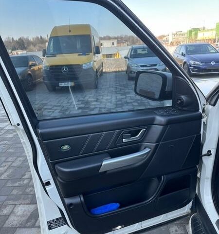 Білий Ленд Ровер Рендж Ровер, об'ємом двигуна 2.7 л та пробігом 264 тис. км за 10900 $, фото 18 на Automoto.ua