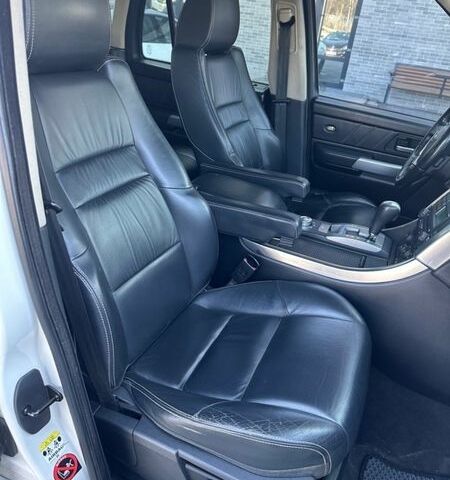 Білий Ленд Ровер Рендж Ровер, об'ємом двигуна 2.7 л та пробігом 264 тис. км за 10900 $, фото 15 на Automoto.ua