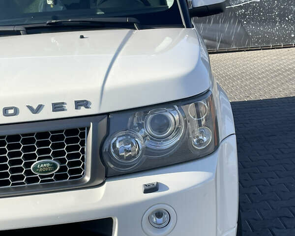Белый Ленд Ровер Рендж Ровер, объемом двигателя 3.63 л и пробегом 296 тыс. км за 12500 $, фото 19 на Automoto.ua