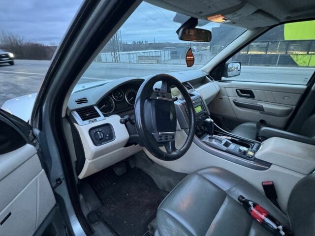 Белый Ленд Ровер Рендж Ровер, объемом двигателя 0 л и пробегом 260 тыс. км за 7338 $, фото 1 на Automoto.ua