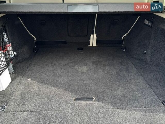 Белый Ленд Ровер Рендж Ровер, объемом двигателя 5 л и пробегом 183 тыс. км за 16500 $, фото 33 на Automoto.ua