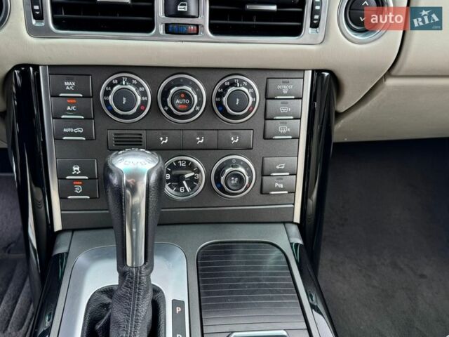 Белый Ленд Ровер Рендж Ровер, объемом двигателя 5 л и пробегом 183 тыс. км за 16500 $, фото 14 на Automoto.ua