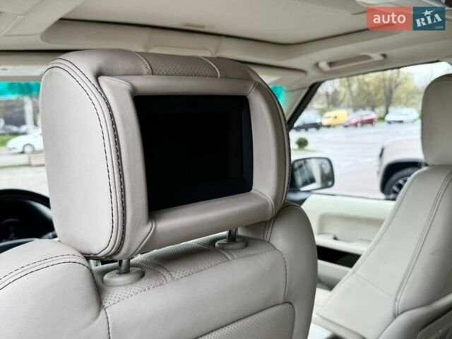 Белый Ленд Ровер Рендж Ровер, объемом двигателя 5 л и пробегом 183 тыс. км за 16500 $, фото 21 на Automoto.ua