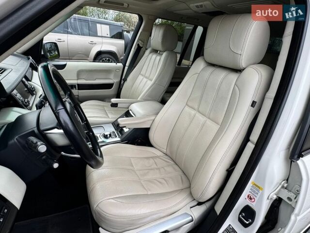 Белый Ленд Ровер Рендж Ровер, объемом двигателя 5 л и пробегом 183 тыс. км за 16500 $, фото 12 на Automoto.ua