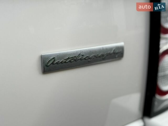 Белый Ленд Ровер Рендж Ровер, объемом двигателя 5 л и пробегом 183 тыс. км за 16500 $, фото 7 на Automoto.ua