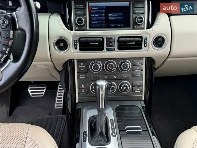 Белый Ленд Ровер Рендж Ровер, объемом двигателя 5 л и пробегом 183 тыс. км за 16500 $, фото 28 на Automoto.ua