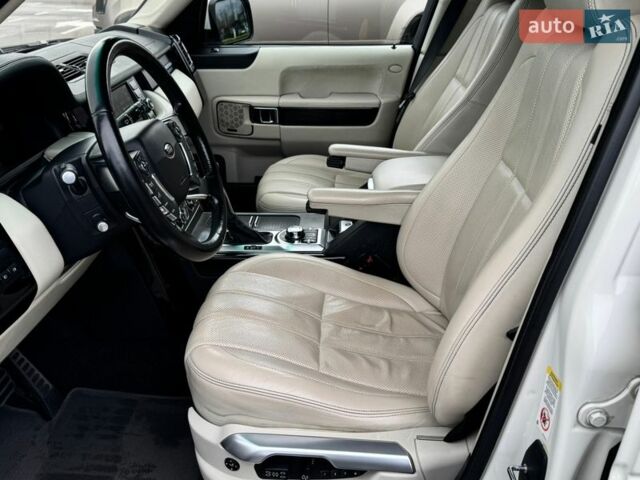 Белый Ленд Ровер Рендж Ровер, объемом двигателя 5 л и пробегом 183 тыс. км за 16500 $, фото 10 на Automoto.ua