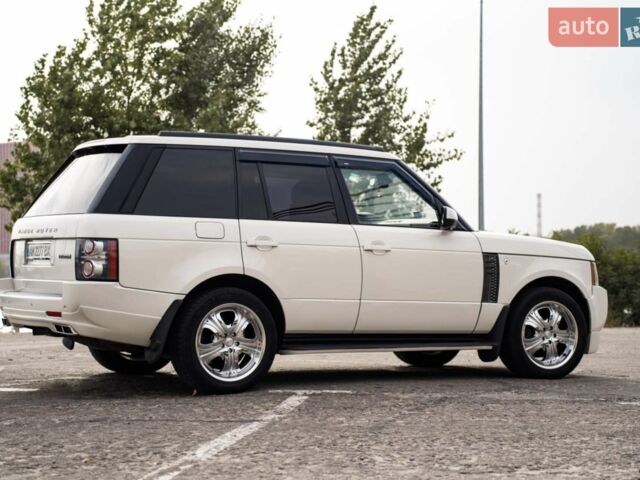 Білий Ленд Ровер Рендж Ровер, об'ємом двигуна 5 л та пробігом 240 тис. км за 12900 $, фото 2 на Automoto.ua