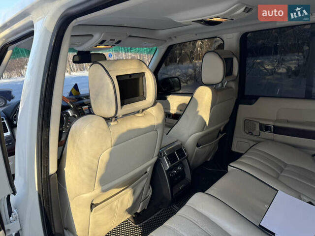 Білий Ленд Ровер Рендж Ровер, об'ємом двигуна 5 л та пробігом 179 тис. км за 16499 $, фото 35 на Automoto.ua